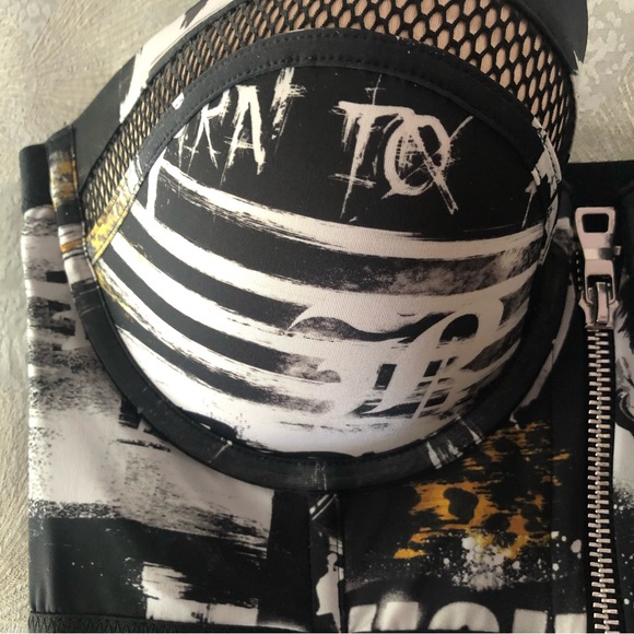 Victorias Secret Balmain Fashion Show bra 36C New - Picture 3 of 5